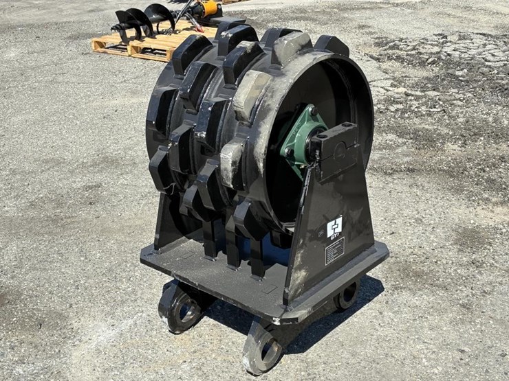caterpillar-320-image-1