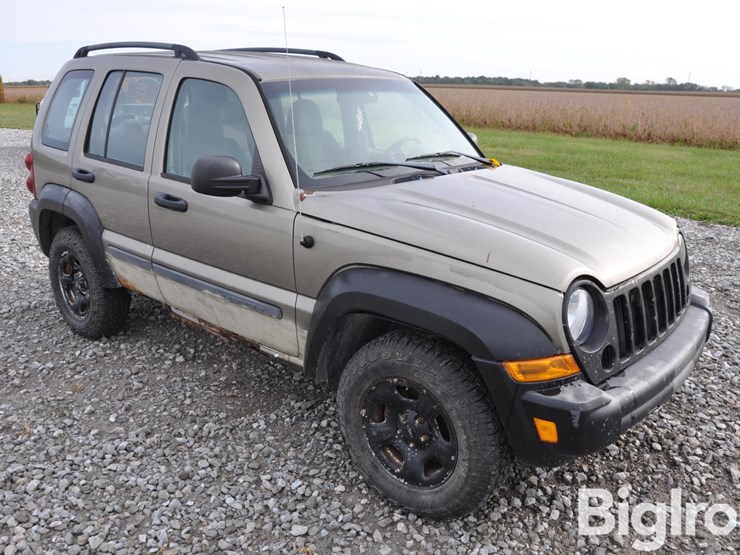 2005-jeep-liberty-image-3