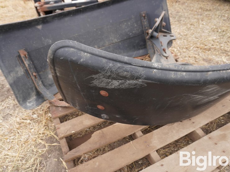 new-holland-super-steer-front-mfwa-fenders-image-15