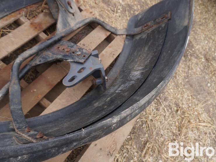 new-holland-super-steer-front-mfwa-fenders-image-9