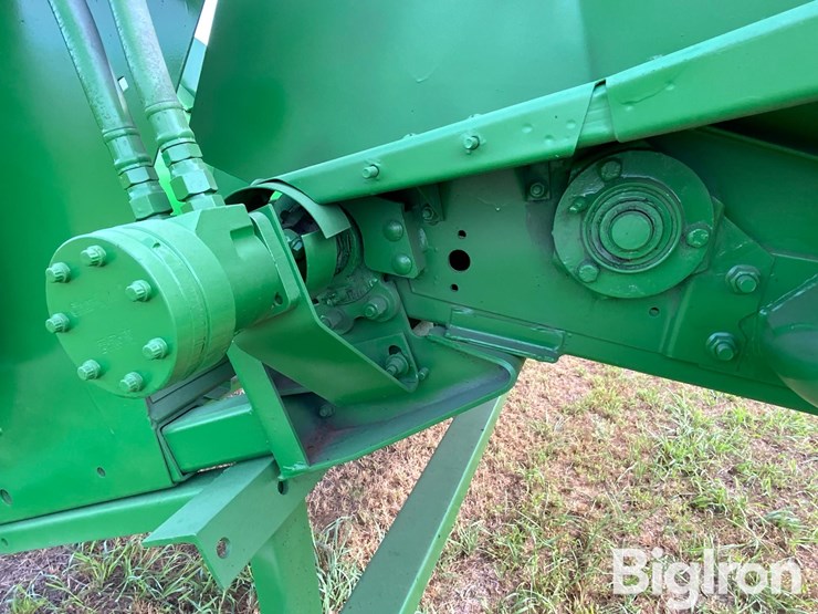 john-deere-212-image-9