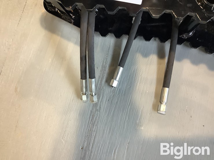 mini-excavator-hydraulic-thumb-image-11