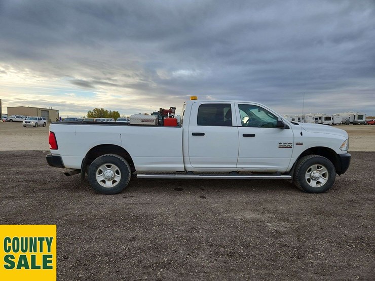 2016-ram-tradesman-image-20