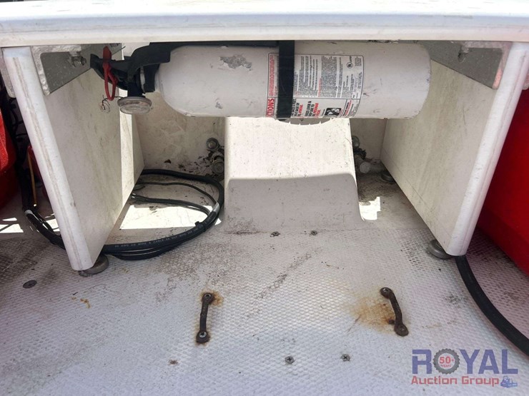 2006-patten-co-inflatable-boat-and-trailer-image-11