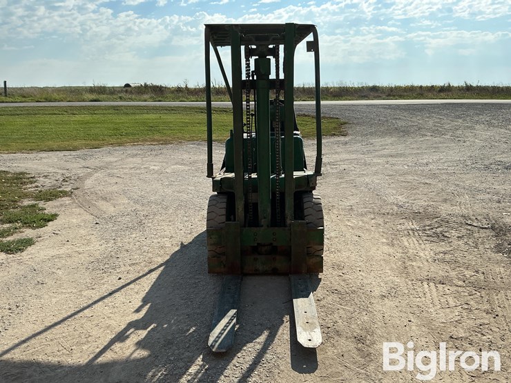 clark-yardlift-y40-forklift-image-2