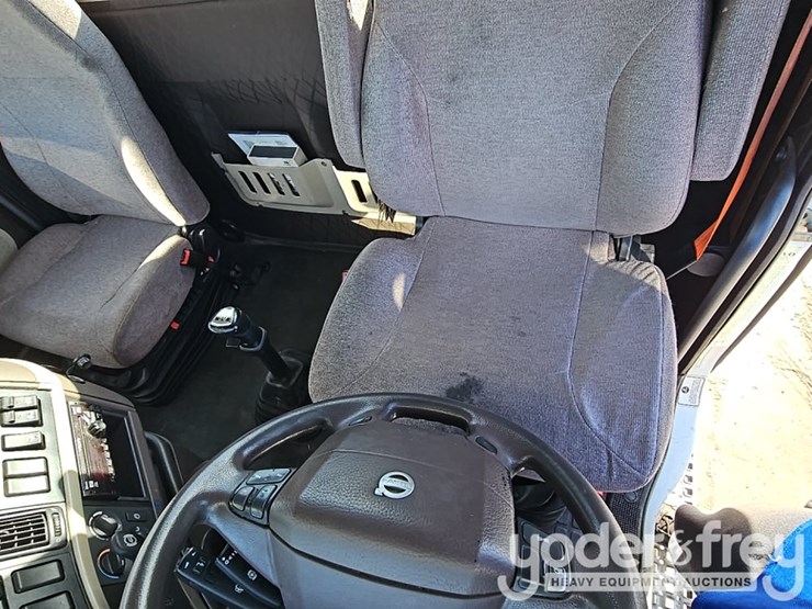 2018-volvo-10-image-27