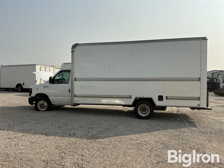 2015-ford-e350-image-8