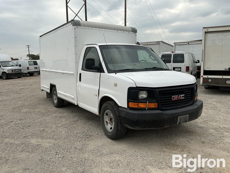 2017-gmc-savana-s/a-delivery-truck-image-3