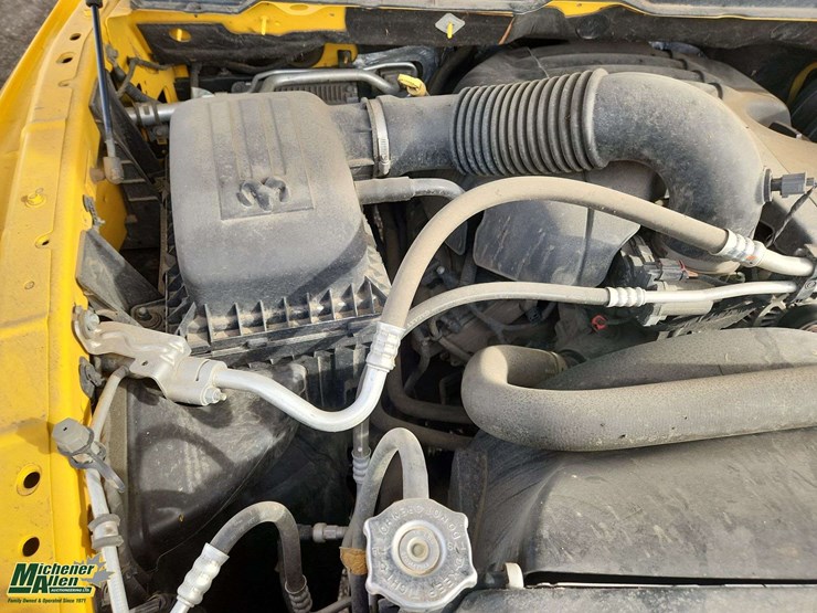 2019-ram-1500-classic-image-37