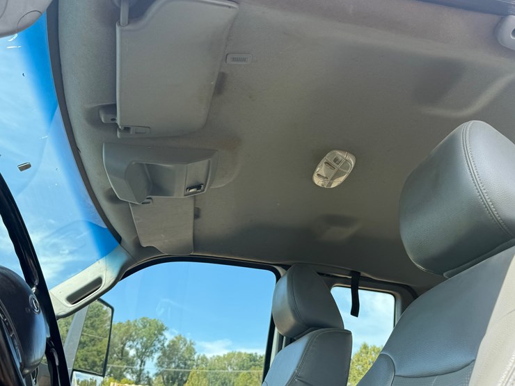 2015-ford-f650-image-46