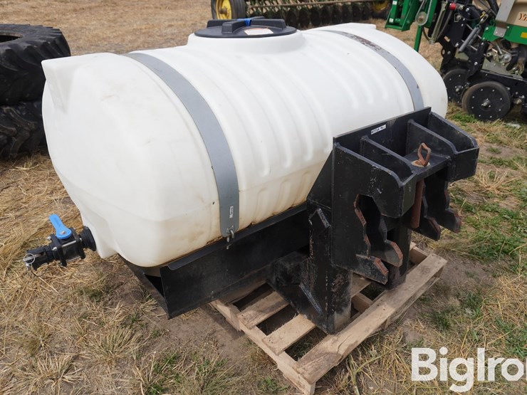 new-holland-super-steer-300-gallon-front-mount-tank-w/mounts-image-3