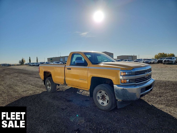 2016-chevrolet-silverado-2500hd-image-2