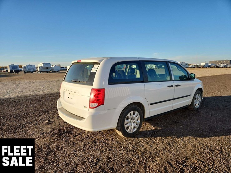 2015-dodge-grand-caravan-image-3