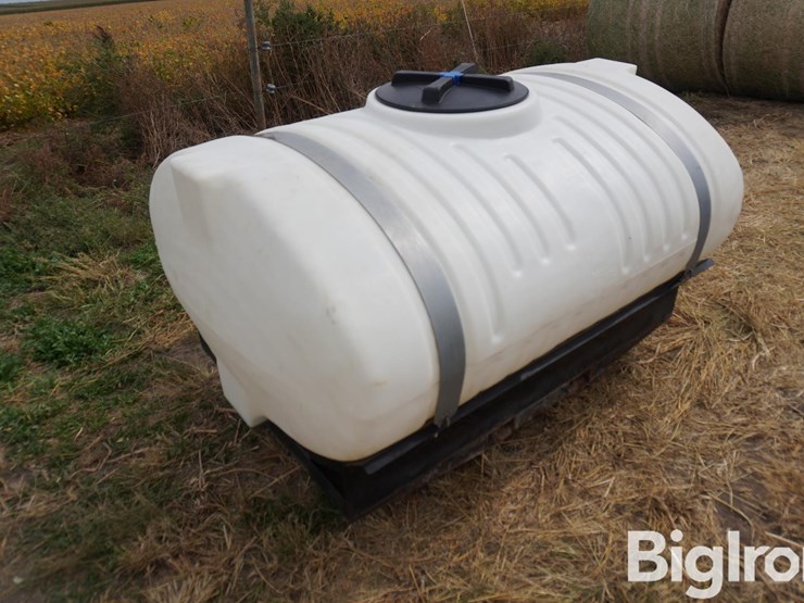 new-holland-super-steer-300-gallon-front-mount-tank-w/mounts-image-7