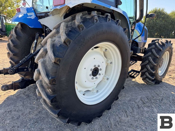 2010-new-holland-t5060-image-34