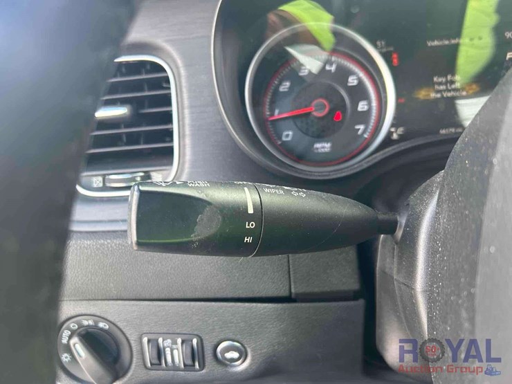 2016-dodge-charger-sedan-image-16