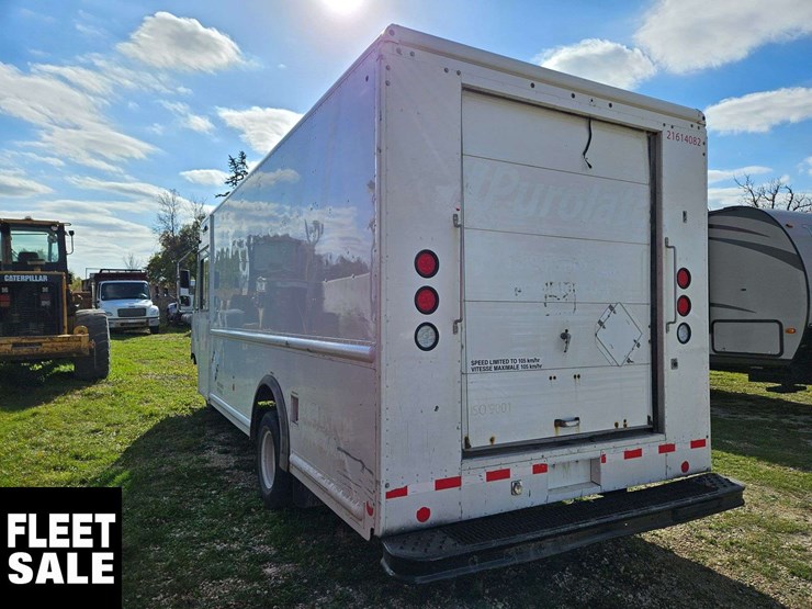 non-operable-2015-ford-e-series-s/a-step-van-image-5