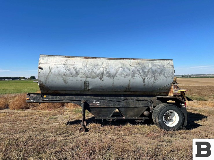 1954-pike-grain-trailer-image-2