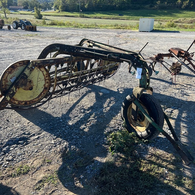 JOHN DEERE 660