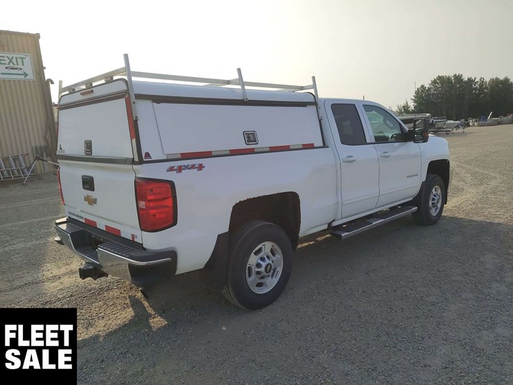 2017-chevrolet-silverado-2500hd-lt-image-4