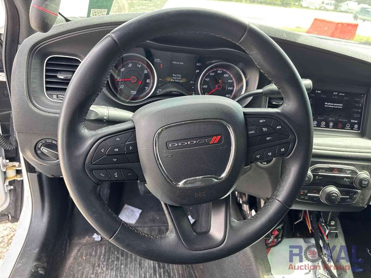 2018-dodge-charger-sedan-image-11