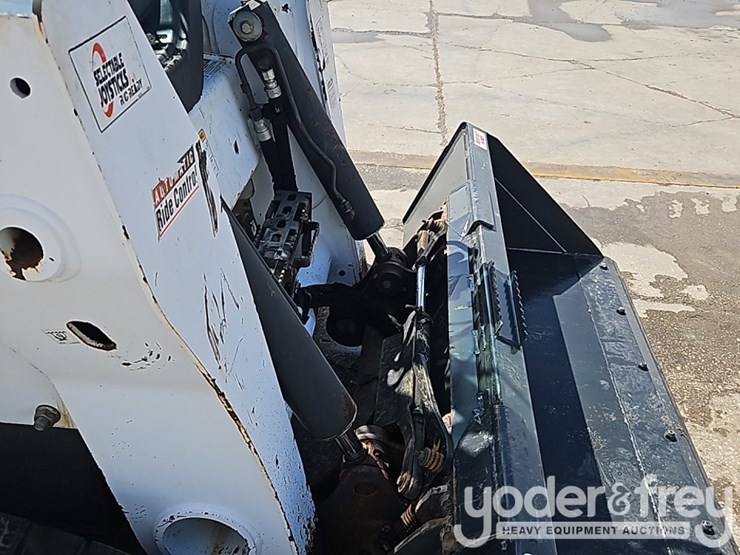 2019-bobcat-t870-image-13
