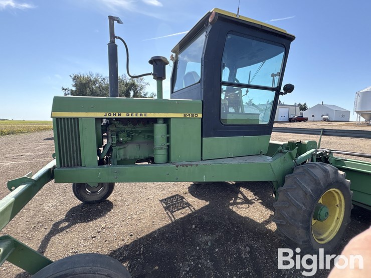 1981-john-deere-2420-image-16
