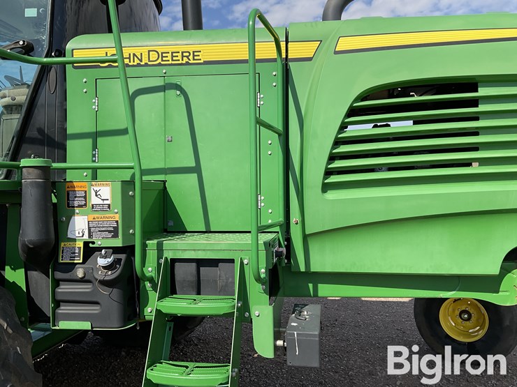 2016-john-deere-w235-image-10