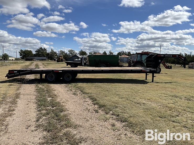 2010-circle-m-t/a-gooseneck-flatbed-trailer-image-4