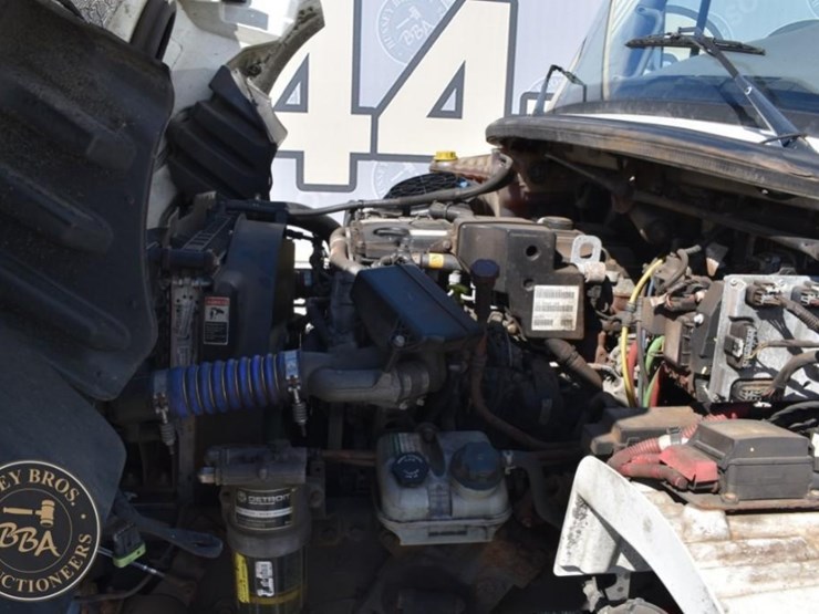 2022-freightliner-business-class-m2-100-image-31