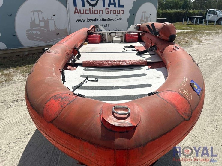 2006-patten-co-inflatable-boat-and-trailer-image-7