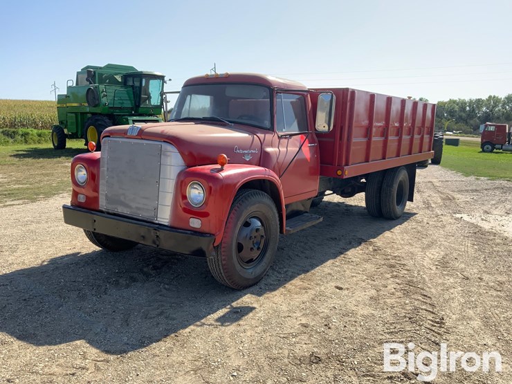 1965-international-loadstar-image-1