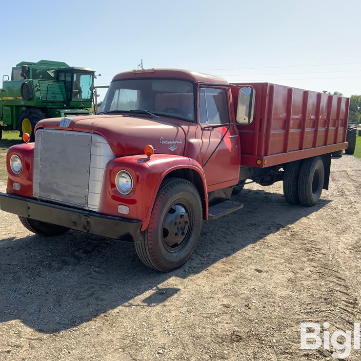 1965 INTERNATIONAL LOADSTAR