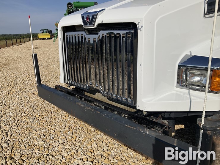 2015-western-star-4700sb-image-13