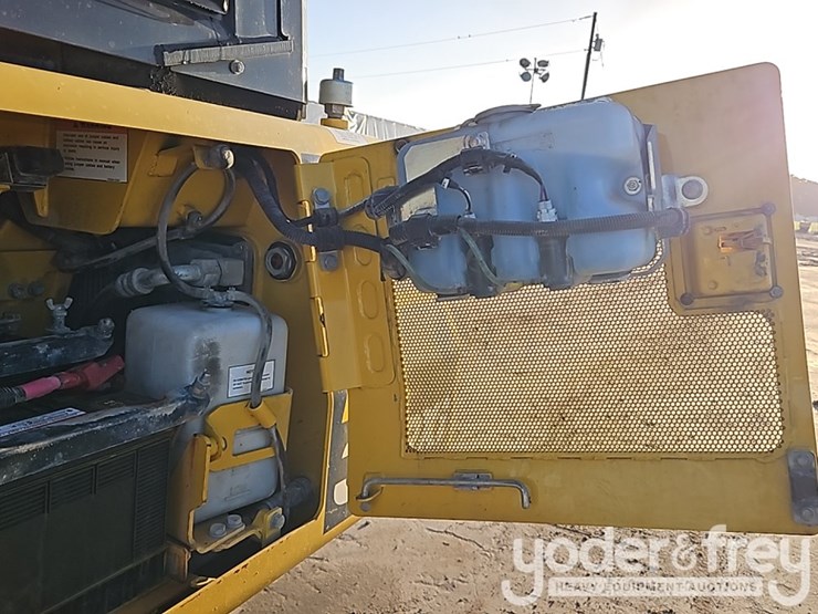 2021-komatsu-d39pxi-24-image-24