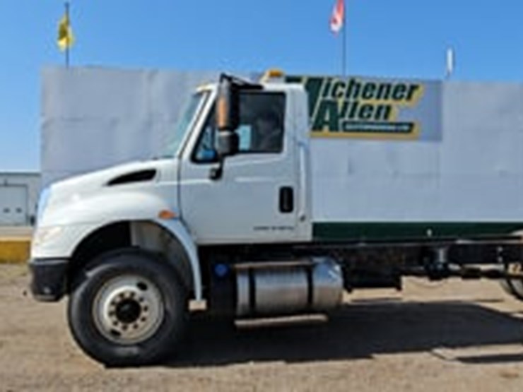 2016-international-durastar-4400-image-5