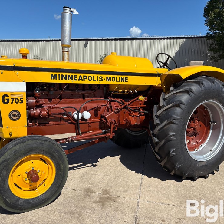 1963 MINNEAPOLIS MOLINE G705