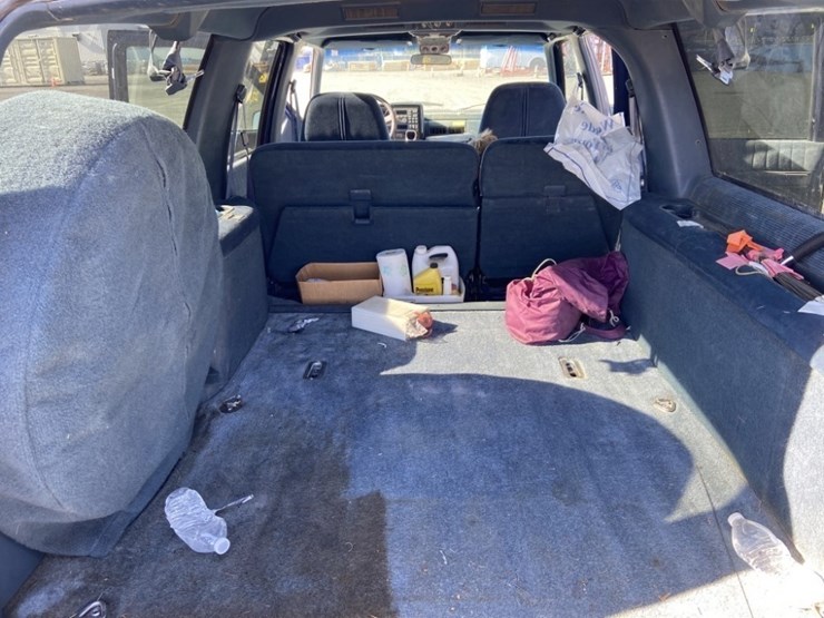 1994-chevrolet-suburban-image-24