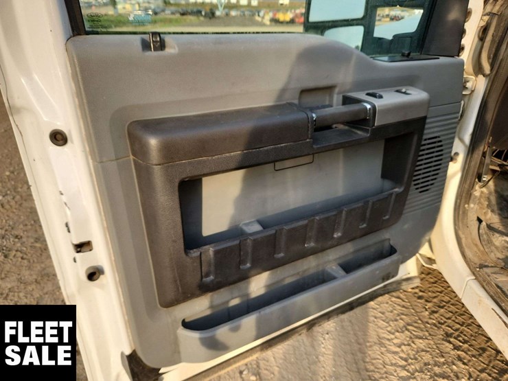 2013-ford-f350-image-23