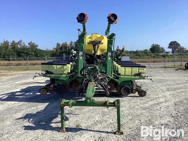 2011-john-deere-1770nt-image-2