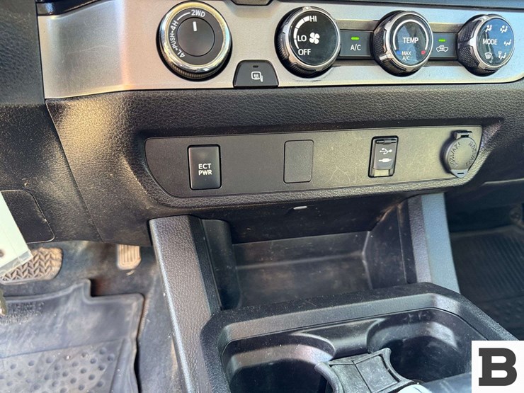 2017-toyota-tacoma-image-33