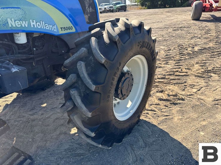 2010-new-holland-t5060-image-42