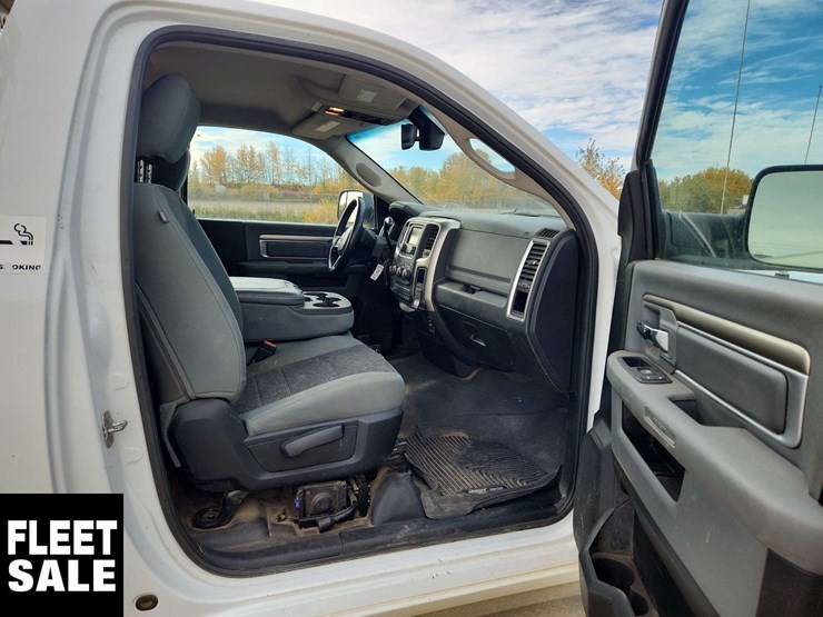 2015-ram-2500-slt-image-30
