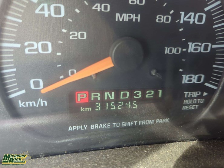 2001-chevrolet-express-3500-image-9