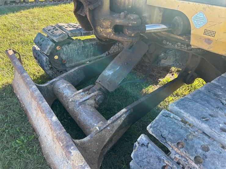 komatsu-pc88mr-8-image-12