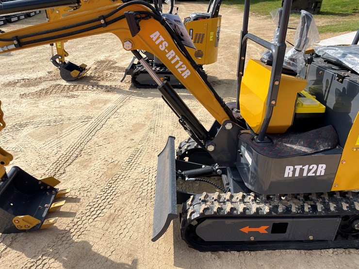 #202-•-new-rt12r-mini-excavator-image-10