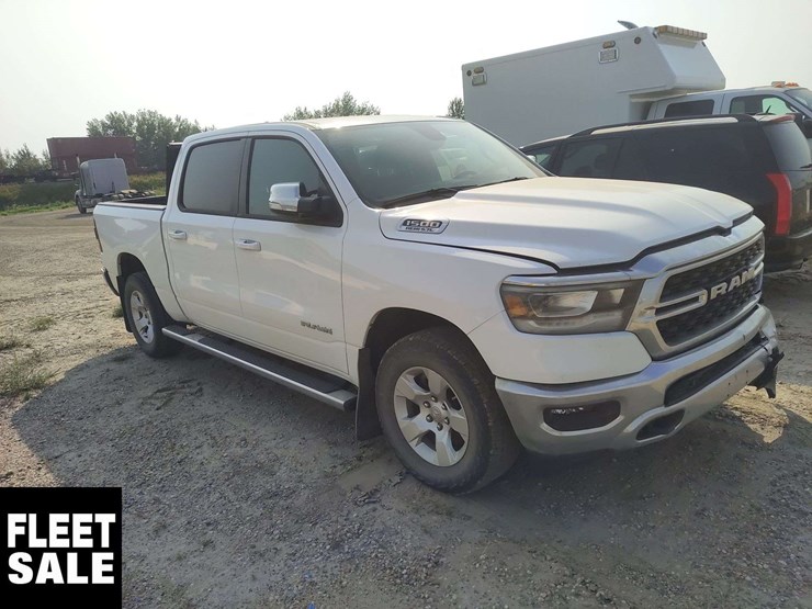 non-operable-2022-ram-1500-4x4-big-horn-4dr-crew-cab-5.6-ft.-sb-pickup-image-2