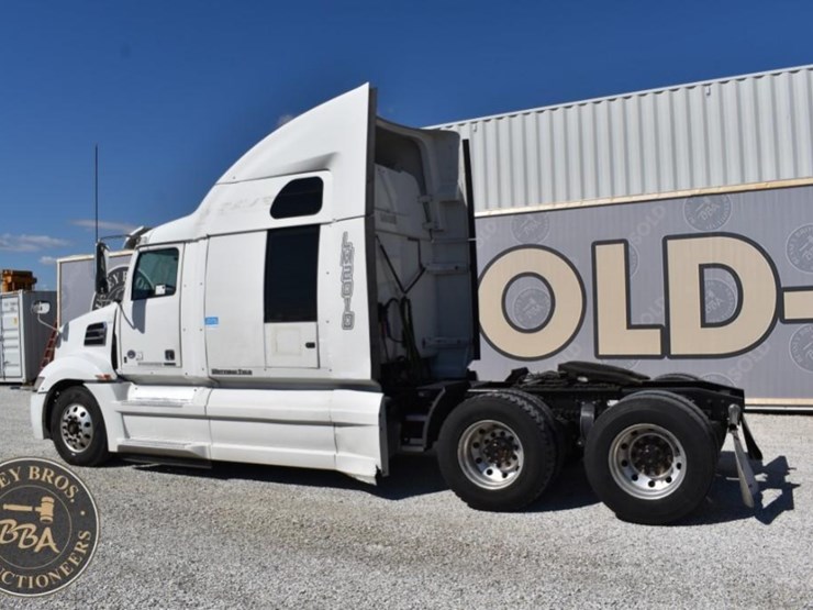 2020-western-star-5700xe-image-18