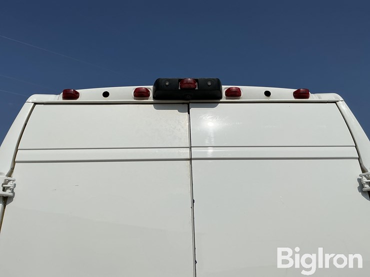 2021-dodge-3500-image-9