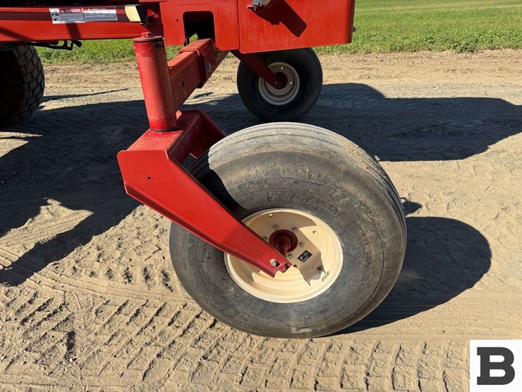 new-holland-h8040-image-26